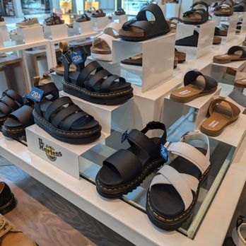 SoftMoc - Doc Martens - Shoe Stores Near Me - Winnipeg, Manitoba SoftMoc - Doc Martens - Shoe Stores Near Me - Winnipeg, Manitoba