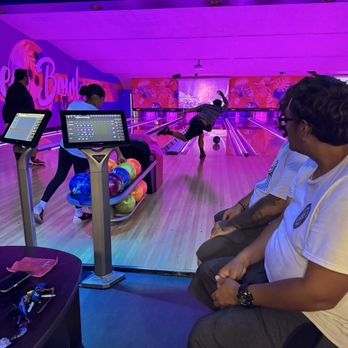 Aiea Bowl - Bowling Near Me - Aiea, Hawaii