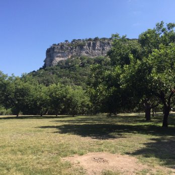 7 Bluff Cabins + RV Park - 7 Bluff - Hotels Near Me - Concan, Texas