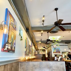 Stray Cat Bar & Grill