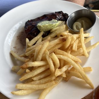 Le Zoo - Steak & frites. - French Near Me - Miami Beach, Florida