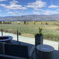 Tantalus Vineyards - Patio view
