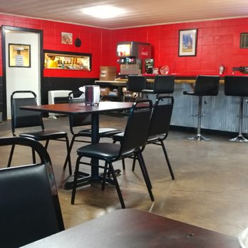Tiny Thai Place - Tiny Thai dining room - Thai Near Me - Monticello, Arkansas