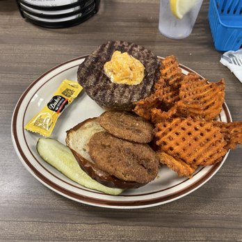 Hoskins Restaurant - Beach comber burger - Seafood Near Me - North Myrtle Beach, South Carolina