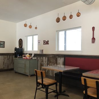 Whitehall Icehouse & Cafe - 2.18.23 - Barbeque Near Me - Navasota, Texas Whitehall Icehouse & Cafe - 2.18.23 - Barbeque Near Me - Navasota, Texas