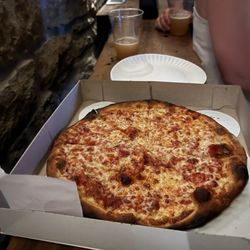 Thunderbird Cafe And Music Hall - Plain pizza-