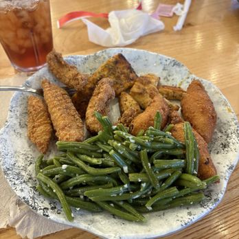 Wharf Casual Seafood - Seafood Near Me - Oak Grove, Alabama