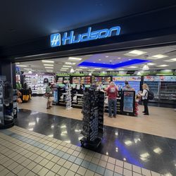 Hudson News - Storefront