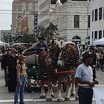 Dickens on the Strand - Parade photo - Tours Near Me - Galveston, Texas Dickens on the Strand - Parade photo - Tours Near Me - Galveston, Texas