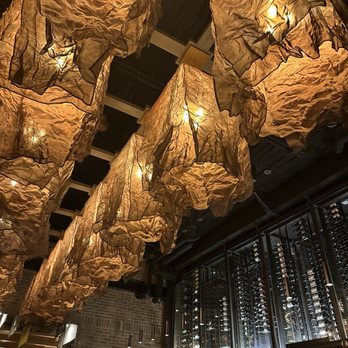 Black and Blue Steak and Crab - Interior, very pretty - Seafood Near Me - Albany, New York