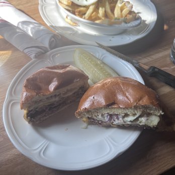 Au Cheval - Burger Fries - Bars Near Me - Chicago, Illinois