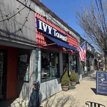 Ivy Tavern - Sports Bars Near Me - Providence, Rhode Island