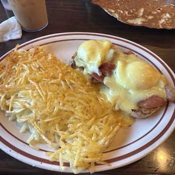 Big Y Cafe - Eggs Benedict - Breakfast & Brunch Near Me - Peshastin, Washington