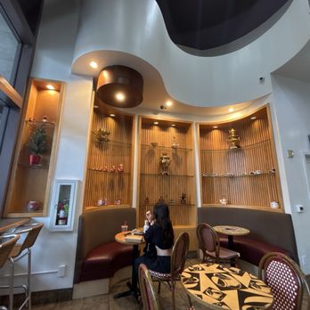 La Goccia Espresso Bar - Indoor seating - Coffee & Tea Near Me - Glendale, California La Goccia Espresso Bar - Indoor seating - Coffee & Tea Near Me - Glendale, California
