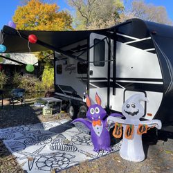 Creekside Campground - Halloween decorations