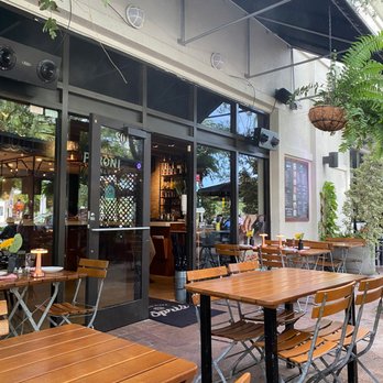 Spris Artisan Pizza - Midtown - Outside - Pizza Near Me - Miami, Florida Spris Artisan Pizza - Midtown - Outside - Pizza Near Me - Miami, Florida