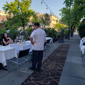 Il Davide - Nice outdoor seatting available. - Italian Near Me - San Rafael, California Il Davide - Nice outdoor seatting available. - Italian Near Me - San Rafael, California