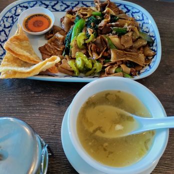 Singkawang Cafe - Pad see yew - Indonesian Near Me - El Monte, California Singkawang Cafe - Pad see yew - Indonesian Near Me - El Monte, California