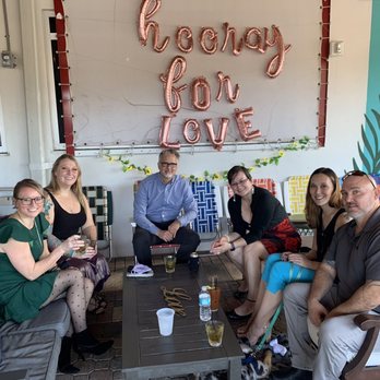 Tamiami Tap - Cozy outdoor patio spaces - Bars Near Me - Sarasota, Florida Tamiami Tap - Cozy outdoor patio spaces - Bars Near Me - Sarasota, Florida