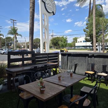 Cafe Biaani - Patio to sit and eat - Coffee & Tea Near Me - Anaheim, California