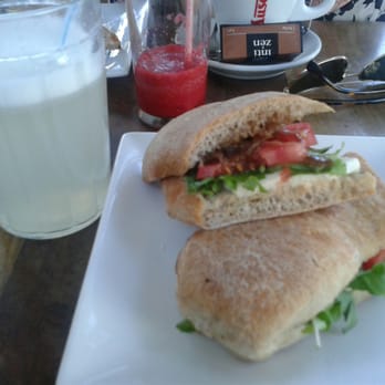 Café Anay - Sándwich de Queso de Cabra y Limonada. - Coffee & Tea Near Me - Santiago, RM