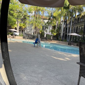 Vanllee Hotel & Suites - No lounge chairs - Hotels Near Me - Covina, California