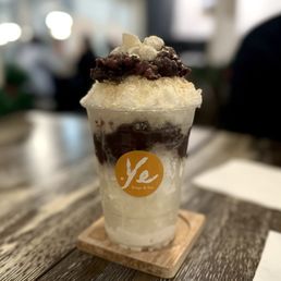 Red bean shaved ice Red bean shaved ice