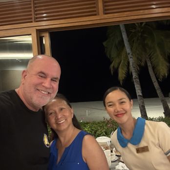 Henann Beach Resort - Fern was a great server, very personable and attentive. - Resorts Near Me - Panglao Island, BOH
