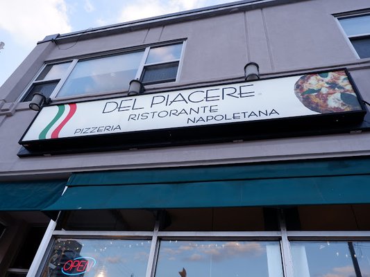 Del Piacere by null