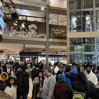 Bellevue Square - Shopping Centers Near Me - Bellevue, Washington