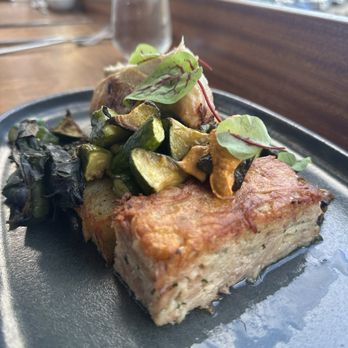 Mix Rooftop & Bar at Sift - Half chicken that taste like Spanish pork shoulder. Awesome flavor - Bakeries Near Me - Mystic, Connecticut Mix Rooftop & Bar at Sift - Half chicken that taste like Spanish pork shoulder. Awesome flavor - Bakeries Near Me - Mystic, Connecticut