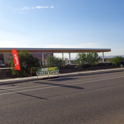 Minute Mart - Front of the store from the street