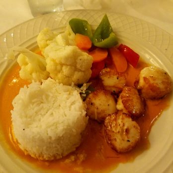 Georgia Brown's - Scallops served with rice, veggies and sauce - Southern Near Me - Washington, DC, District of Columbia Georgia Brown's - Scallops served with rice, veggies and sauce - Southern Near Me - Washington, DC, District of Columbia