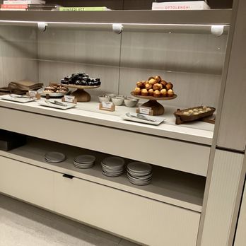 Capital One Lounge - Airport Lounges Near Me - Dulles, Virginia
