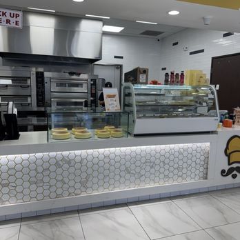Uncle Fluffy - Front counter - Desserts Near Me - Riverside, California