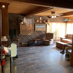 Johnson’s W W Hunts - Living room