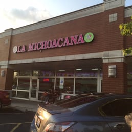 This is the front its right next to laundromat so while u do ur laundry u can eat ice cream This is the front its right next to laundromat so while u do ur laundry u can eat ice cream