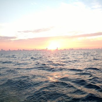 Seabird Sailing - Gorgeous sunsets from the lake! - Sailing Near Me - Chicago, Illinois