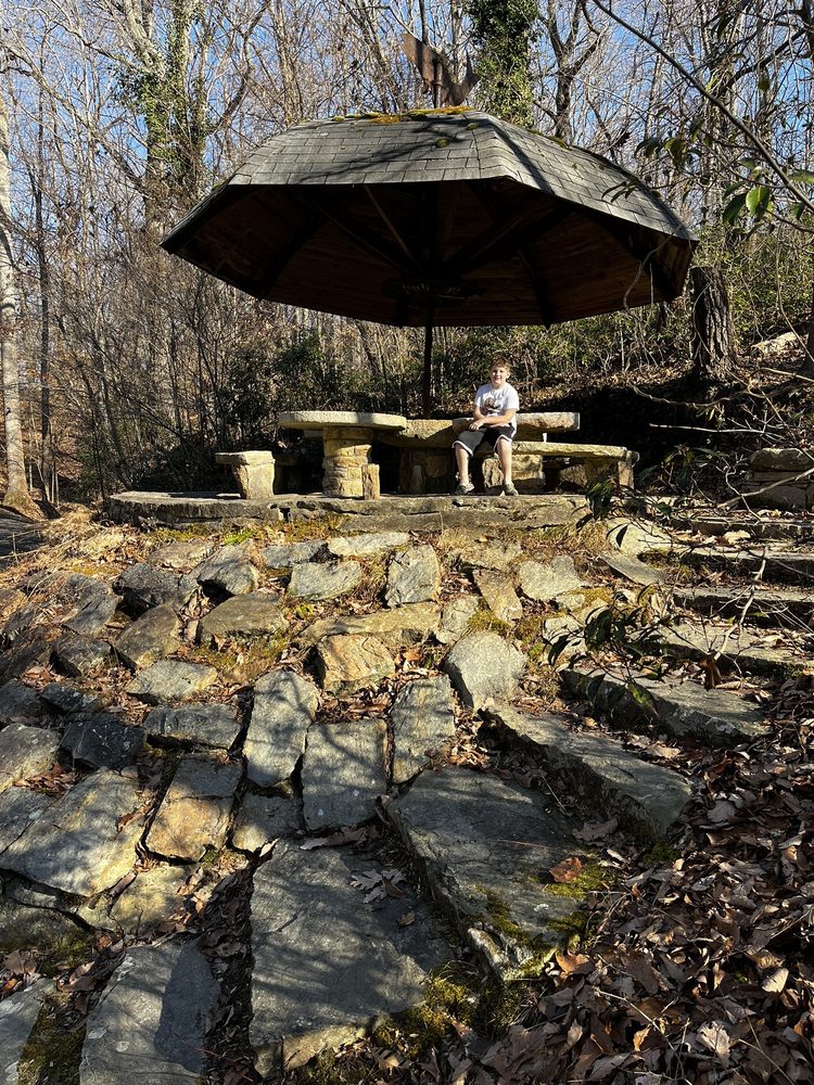 Chinqua Penn Walking Trail Logo