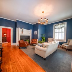Captain's Quarters Inn