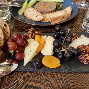 Perle Restaurant - Cheese plate - New American Near Me - Pasadena, California Perle Restaurant - Cheese plate - New American Near Me - Pasadena, California