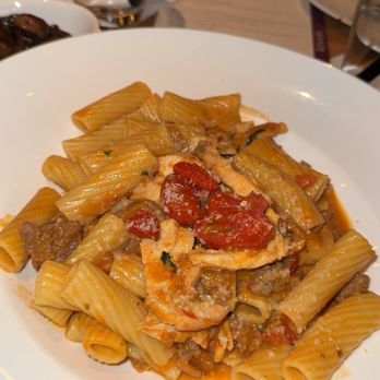 Cooper’s Hawk Winery & Restaurant - Country Rigatoni - New American Near Me - Reston, Virginia Cooper’s Hawk Winery & Restaurant - Country Rigatoni - New American Near Me - Reston, Virginia