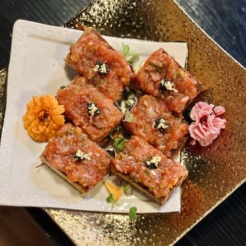 Hato Sushi - Toro Garlic Toast - Sushi Bars Near Me - Los Angeles, California Hato Sushi - Toro Garlic Toast - Sushi Bars Near Me - Los Angeles, California