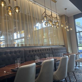 CUT132 - Inside decor - Steakhouses Near Me - Columbus, Ohio