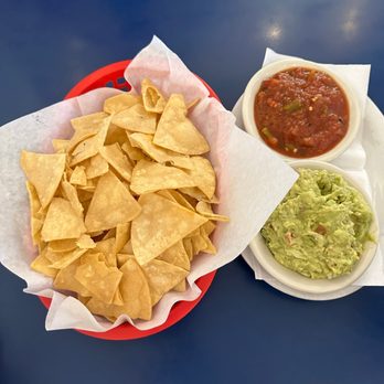 Pantry Restaurant - Chips, Salsa, Guacamole - Breakfast & Brunch Near Me - Santa Fe, New Mexico