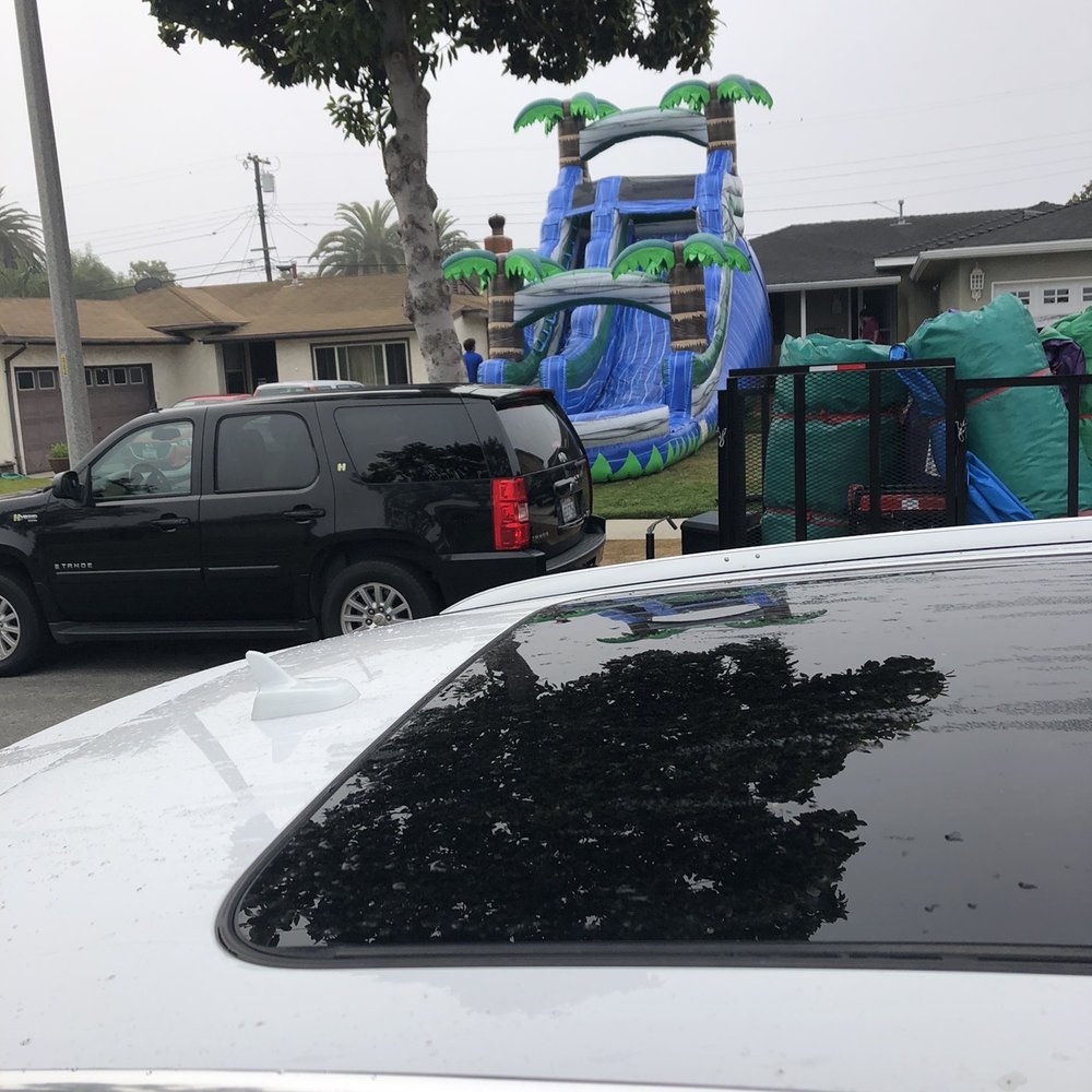 Cal Jump - Size of slide in comparison to house! - Bounce House Rentals Near Me - Redondo Beach, California Cal Jump - Size of slide in comparison to house! - Bounce House Rentals Near Me - Redondo Beach, California