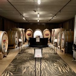 Stoutridge Vineyard & Distillery - Inside