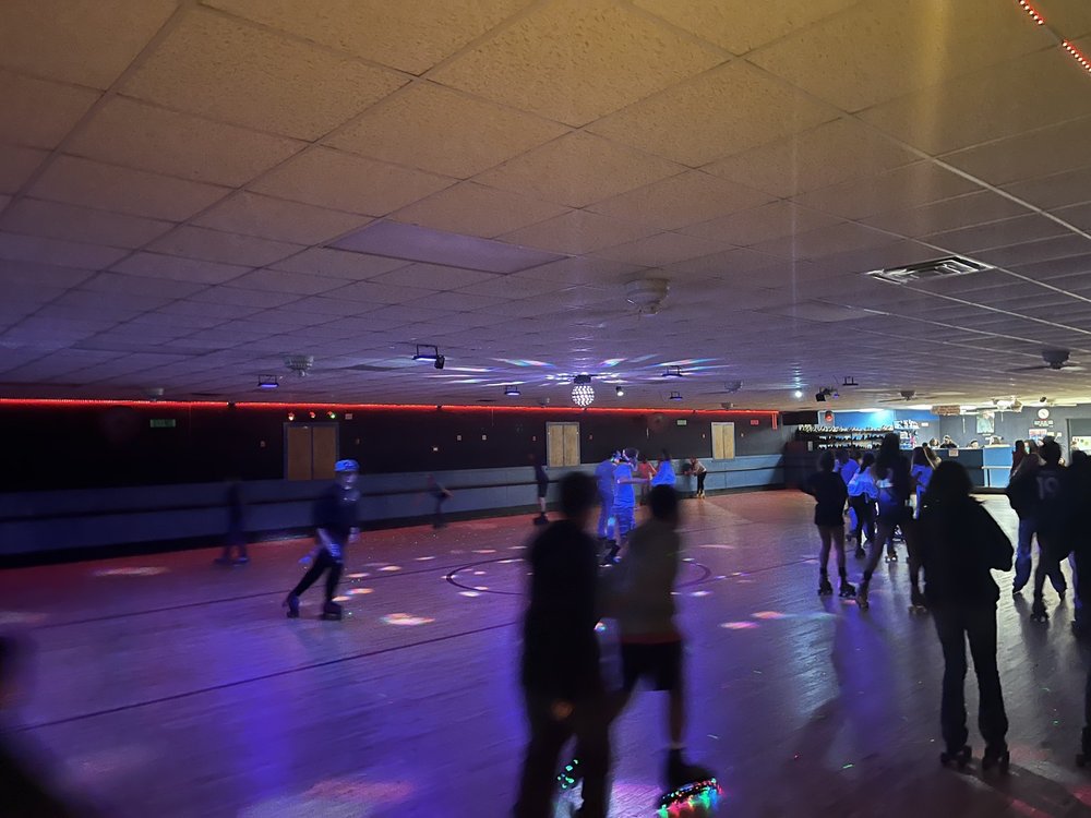 GRANBURY SKATING RINK Updated October 2024 10 Reviews 1901 W