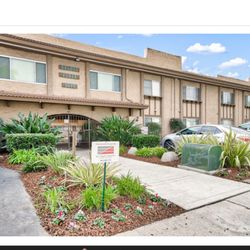 Balboa Plaza Apartments - Front entrance