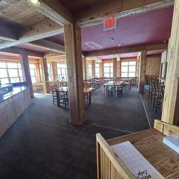 Cove Point Lodge - Breakfast/Dinner area - Hotels Near Me - Beaver Bay, Minnesota Cove Point Lodge - Breakfast/Dinner area - Hotels Near Me - Beaver Bay, Minnesota